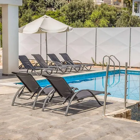Seahorse Skala Villa