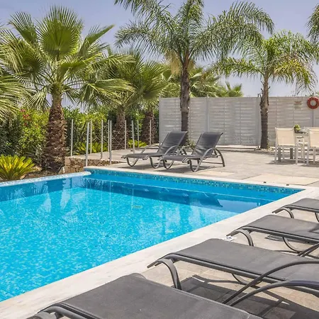 Seahorse Skala Villa *